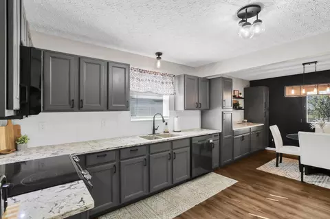 2157 Hierarch Ct, Grove City, OH 43123