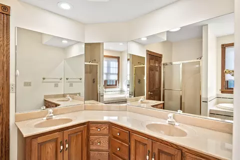 Bath - 2645 Berringer Rd, Waldo, OH 43356 photo 4 of 15