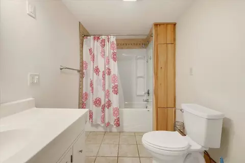 Bath - 24057 Coshocton Rd, Howard, OH 43028 photo 2 of 5