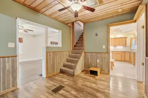 Entry Way - 24057 Coshocton Rd, Howard, OH 43028 photo 4 of 4