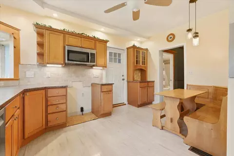 Entry Way - 24057 Coshocton Rd, Howard, OH 43028 photo 2 of 4