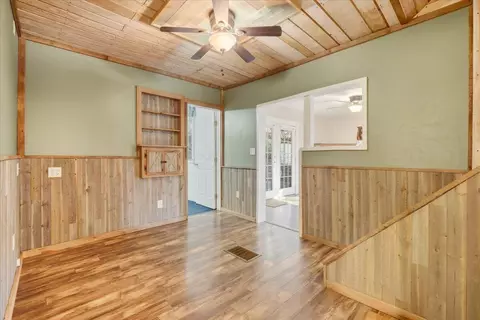 Entry Way - 24057 Coshocton Rd, Howard, OH 43028 photo 3 of 4