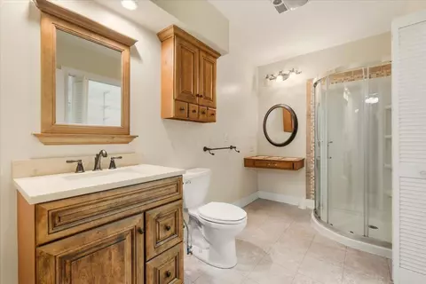 Bath - 24057 Coshocton Rd, Howard, OH 43028 photo 3 of 5