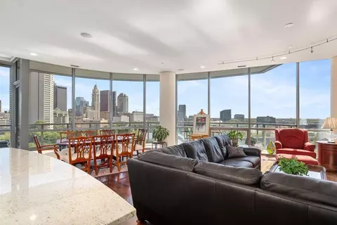 300 W Spring St #902, Columbus, OH 43215