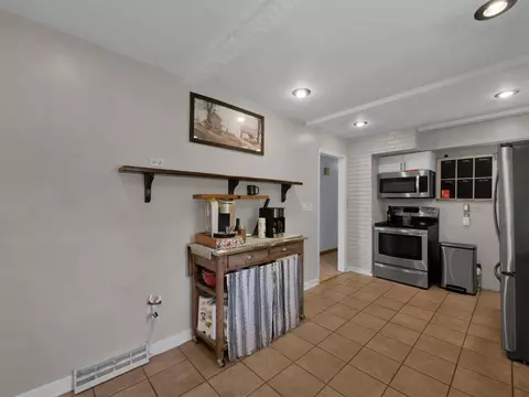 Kitchen - 331 Tarlton Rd, Circleville, OH 43113 photo 2 of 4