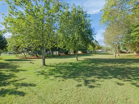 Exterior - 331 Tarlton Rd, Circleville, OH 43113 photo 8 of 9