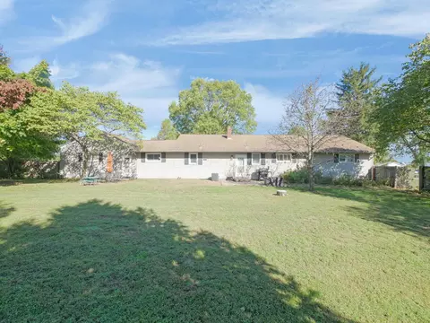 Exterior - 331 Tarlton Rd, Circleville, OH 43113 photo 6 of 9