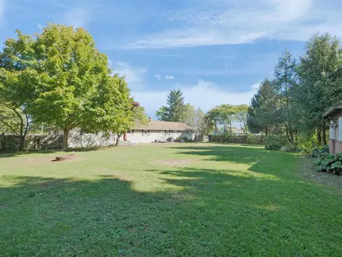 Exterior - 331 Tarlton Rd, Circleville, OH 43113 photo 5 of 9