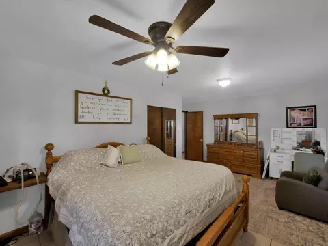 Bedroom - 331 Tarlton Rd, Circleville, OH 43113 photo 4 of 7