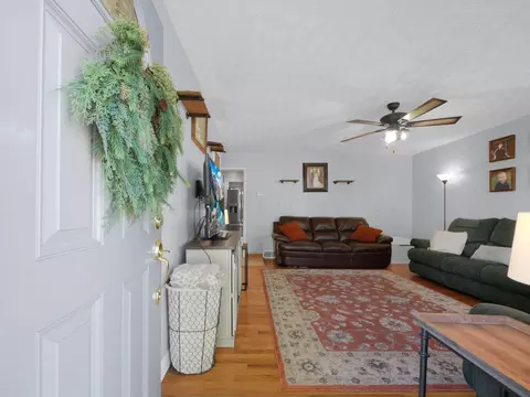 Entry Way - 331 Tarlton Rd, Circleville, OH 43113 photo 1 of 1