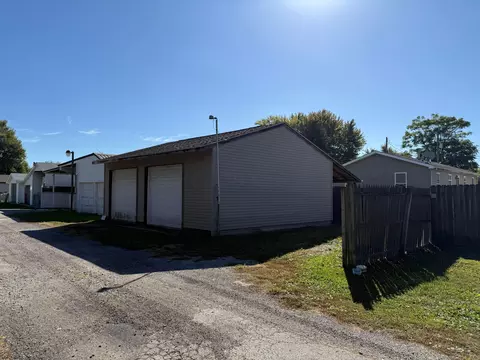 Exterior - 690 Meadow St, Marion, OH 43302 photo 5 of 8