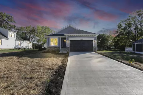 525 Ashwood Rd, Columbus, OH 43207