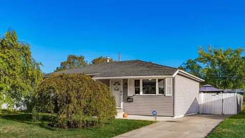 5218 Fullerton Dr, Columbus, OH 43232