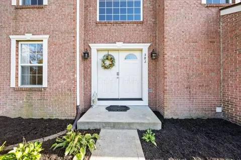 582 Adrian Dr, Delaware, OH 43015 photo 4