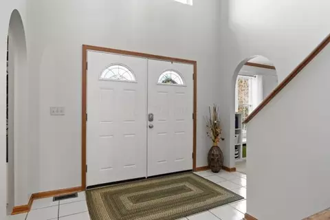582 Adrian Dr, Delaware, OH 43015 photo 5