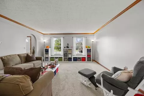 582 Adrian Dr, Delaware, OH 43015 photo 11