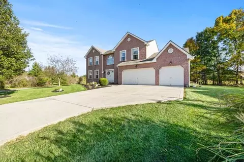582 Adrian Dr, Delaware, OH 43015 photo 3