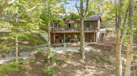 201 Apache Ln, Sugar Grove, OH 43155