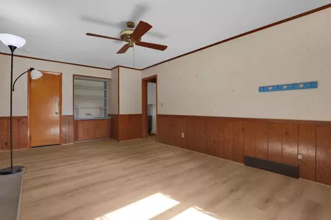 Living - 400 James Ave, Mansfield, OH 44907 photo 4 of 4