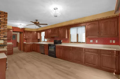 Kitchen - 400 James Ave, Mansfield, OH 44907 photo 1 of 3
