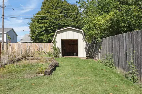 Exterior - 400 James Ave, Mansfield, OH 44907 photo 3 of 6