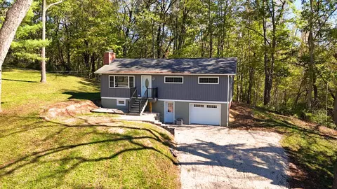 7697 Bale Kenyon Rd, Lewis Center, OH 43035
