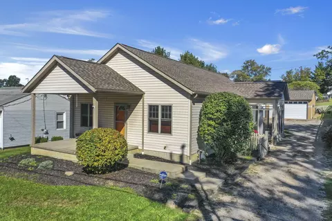 2582 E Park St, Millersport, OH 43046