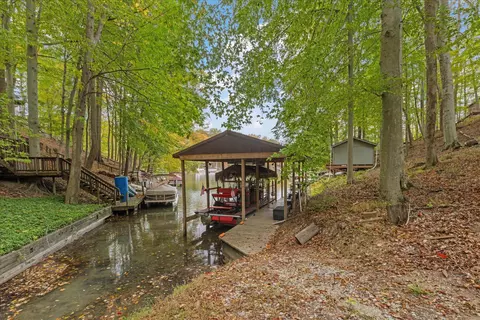 917 Kato Ct, Sugar Grove, OH 43155