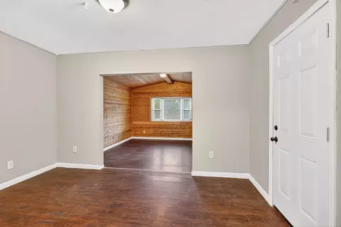 Living - 59 N Everett Ave, Columbus, OH 43213 photo 4 of 10