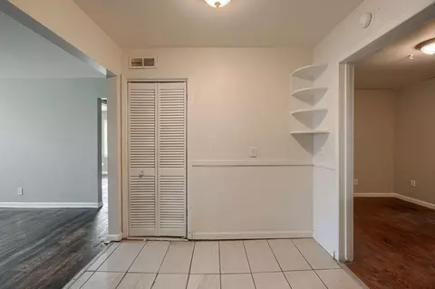 Entry Way - 59 N Everett Ave, Columbus, OH 43213 photo 1 of 1
