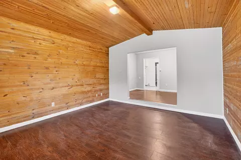 Living - 59 N Everett Ave, Columbus, OH 43213 photo 6 of 10
