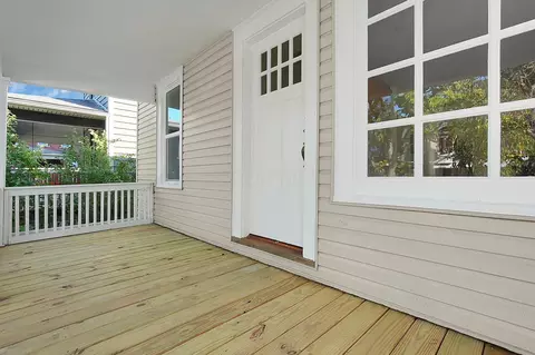 Exterior - 389 E Mithoff St, Columbus, OH 43206 photo 2 of 4