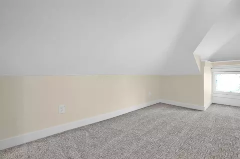 Bedroom - 389 E Mithoff St, Columbus, OH 43206 photo 4 of 5