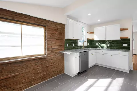Kitchen - 389 E Mithoff St, Columbus, OH 43206 photo 2 of 4
