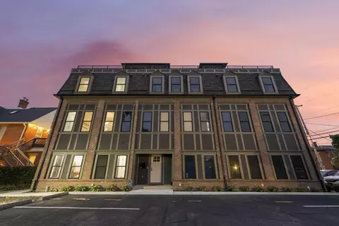 585 E Walnut St, Columbus, OH 43215