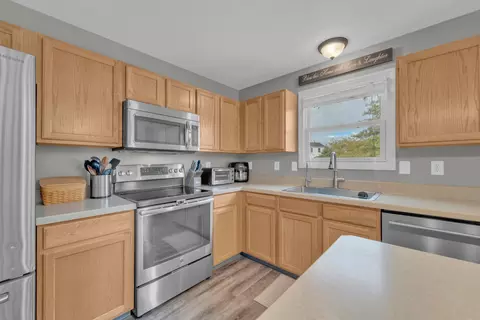 Kitchen - 5710 Boucher Dr, Orient, OH 43146 photo 4 of 4