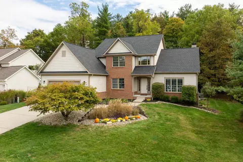 6061 Highland Hills Dr, Westerville, OH 43082