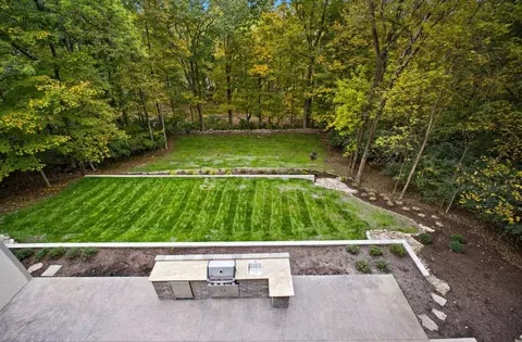 Exterior - 4640 Donegal Cliffs Dr, Dublin, OH 43017 photo 9 of 11