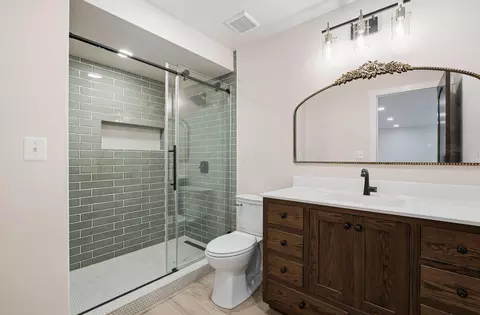 Bath - 4640 Donegal Cliffs Dr, Dublin, OH 43017 photo 7 of 8