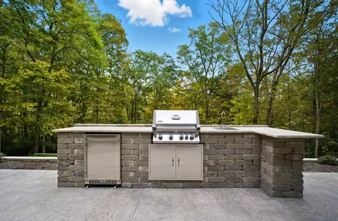 Kitchen - 4640 Donegal Cliffs Dr, Dublin, OH 43017 photo 9 of 9