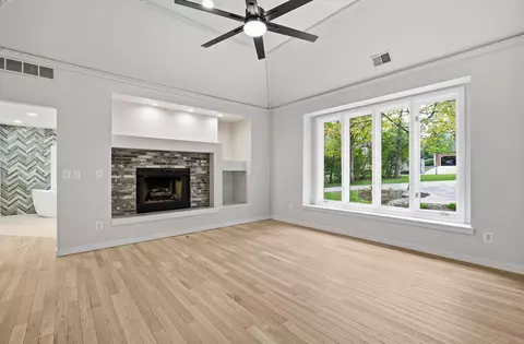 Living - 4640 Donegal Cliffs Dr, Dublin, OH 43017 photo 10 of 15