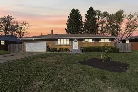 38 Carey Ln, Heath, OH 43056
