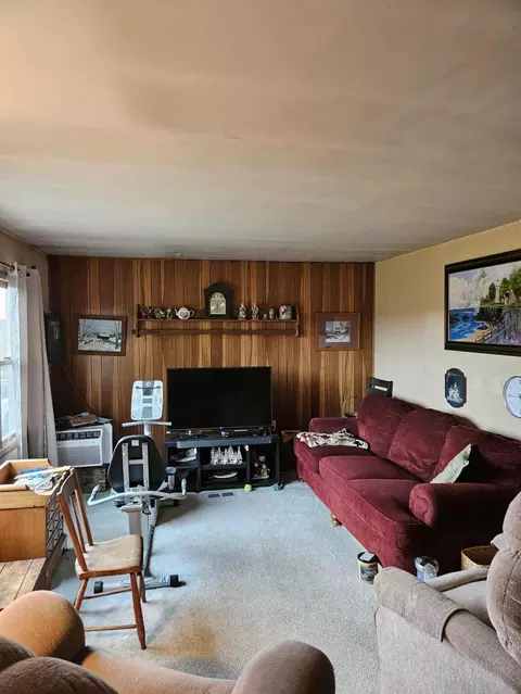 Living - 4181 Van Horn Rd, Bremen, OH 43107 photo 1 of 2