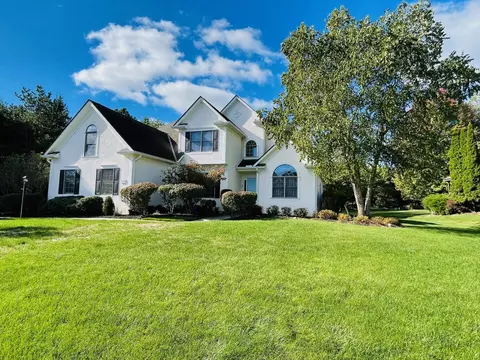 5386 Medallion Dr W, Westerville, OH 43082
