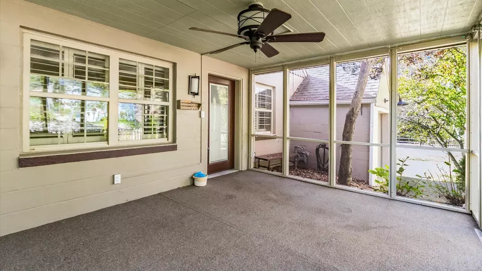 Exterior - 343 W Maple St, Granville, OH 43023 photo 4 of 11