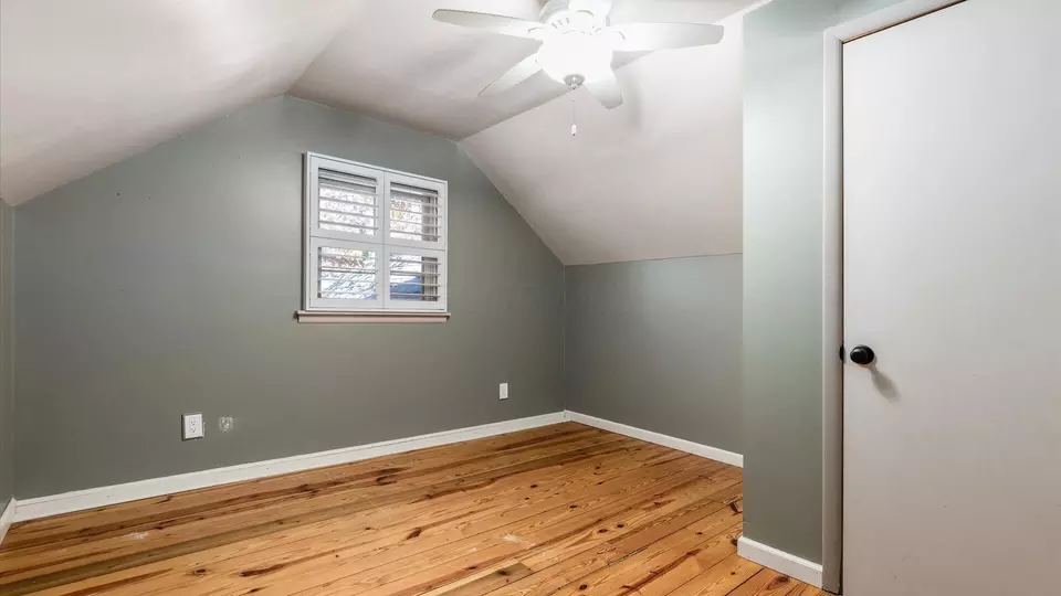 Bedroom - 343 W Maple St, Granville, OH 43023 photo 6 of 8