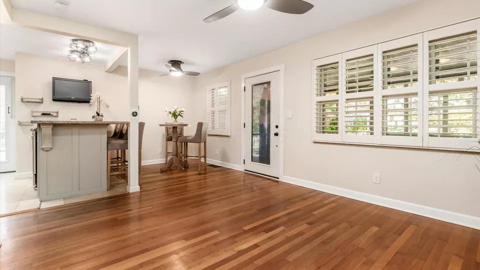 Living - 343 W Maple St, Granville, OH 43023 photo 2 of 6