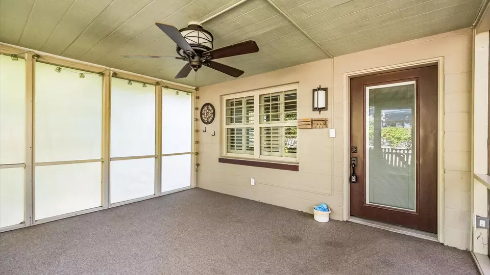 Exterior - 343 W Maple St, Granville, OH 43023 photo 6 of 11