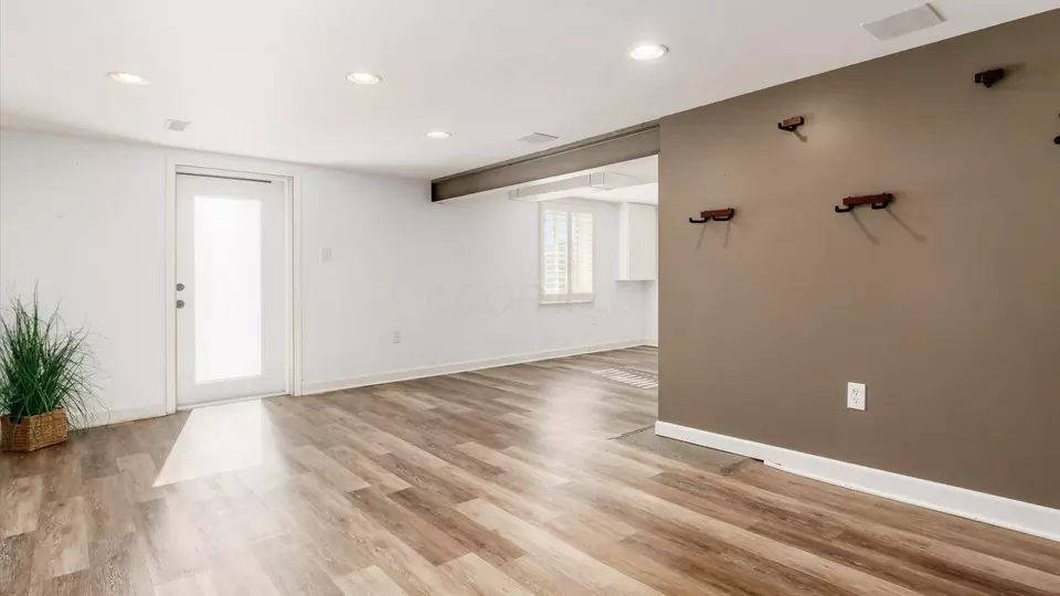 Living - 343 W Maple St, Granville, OH 43023 photo 4 of 6