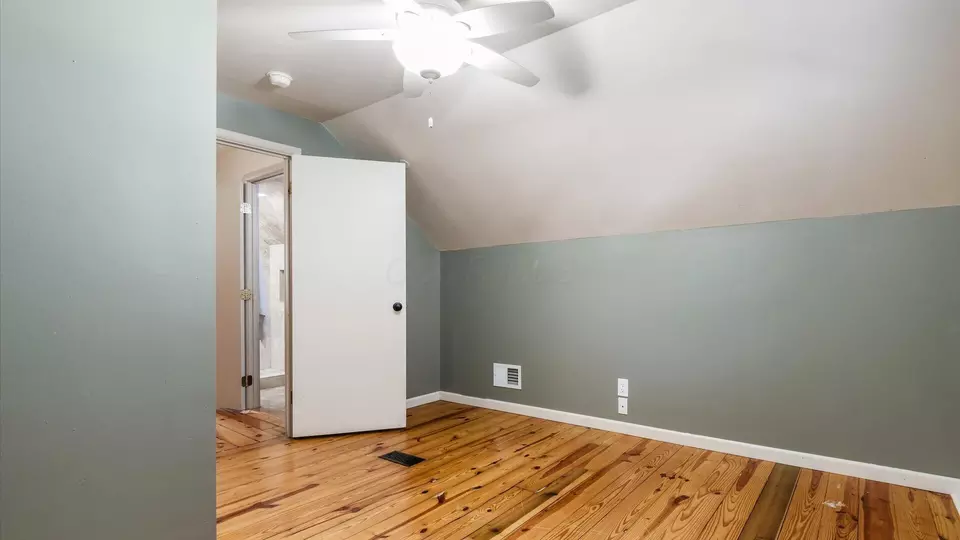 Bedroom - 343 W Maple St, Granville, OH 43023 photo 7 of 8